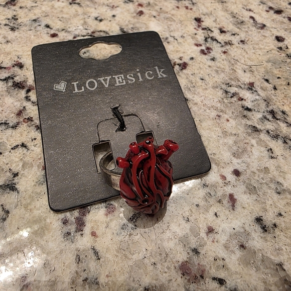 NWT Red Heart Ring - Picture 2 of 5